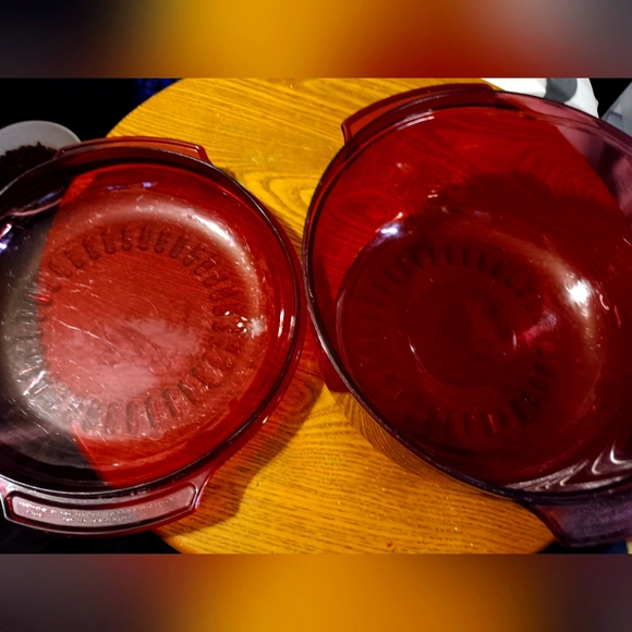 Tupperware bowl - Picture 4 of 4